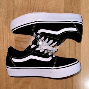 ❌ SOLD ❌ VANS ward platform sneaker